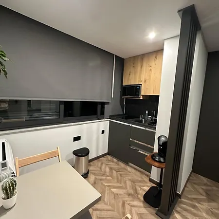 Room Studio Τίρανα