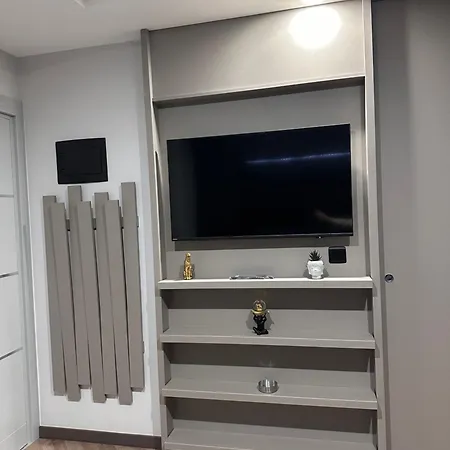 Room Studio * Τίρανα